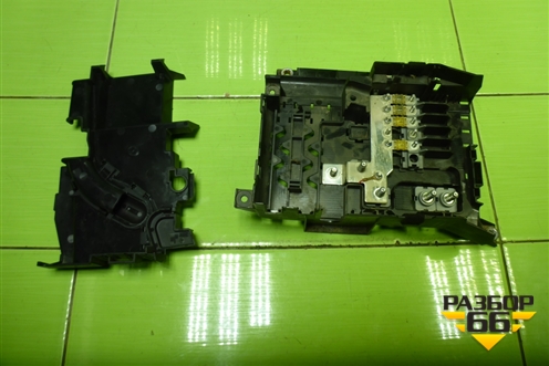 Блок предохранителей (7L0937555A) для Volkswagen Touareg c 2002-2010г (Туарег)