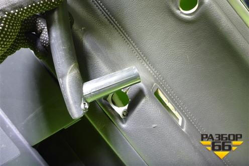 Обшивка двери задней правой под электрику (7L6867212BR) для Volkswagen Touareg c 2002-2010г (Туарег)