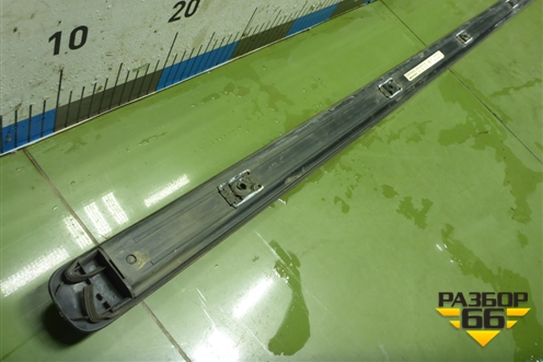 Молдинг крыши левый (7L6860181F) для Volkswagen Touareg c 2002-2010г (Туарег)