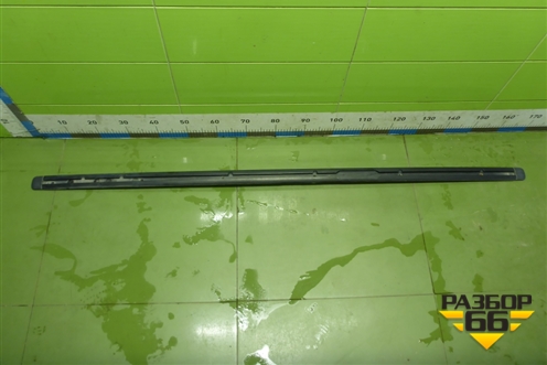 Молдинг крыши правый (7L6860182F) для Volkswagen Touareg c 2002-2010г (Туарег)