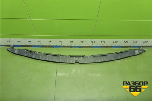 Кронштейн заднего бампера центральный (7L6807863B) для Volkswagen Touareg c 2002-2010г (Туарег)