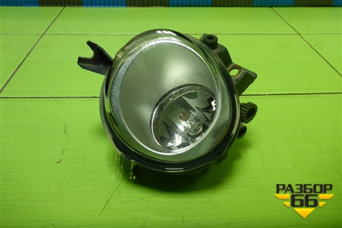 Фара противотуманная правая (7L6941700E) для Volkswagen Touareg c 2002-2010г (Туарег)