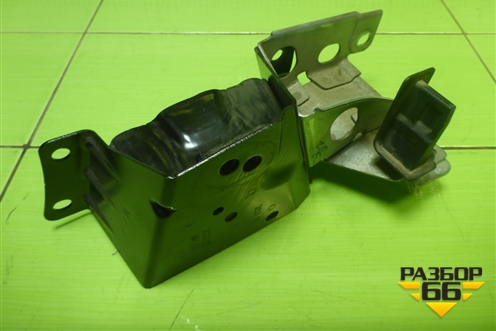 Кронштейн сиденья (задний правый) (7L6885154A) для Volkswagen Touareg c 2002-2010г (Туарег)