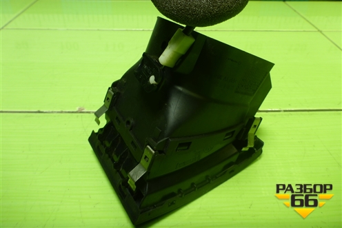 Дефлектор воздушный правый (7L6819704D) для Volkswagen Touareg c 2002-2010г (Туарег)