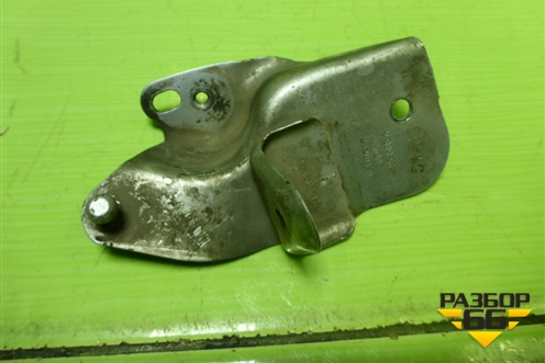 Кронштейн амортизатора капота правый (7L6805888A) для Volkswagen Touareg c 2002-2010г (Туарег)