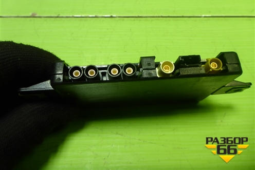 Антенна электрическая (усилитель) (1T0035530) для Volkswagen Touareg c 2002-2010г (Туарег)