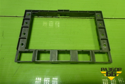 Рамка магнитолы (7L6857318) для Volkswagen Touareg c 2002-2010г (Туарег)