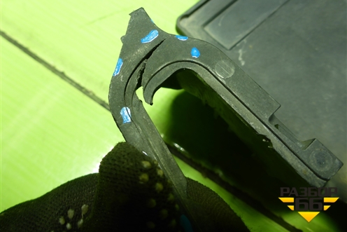 Кронштейн фары левой (7L0863483F) для Volkswagen Touareg c 2002-2010г (Туарег)