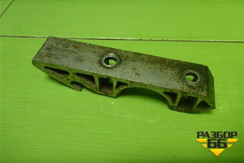Кронштейн переднего стабилизатора (7L0411063B) для Volkswagen Touareg c 2002-2010г (Туарег)