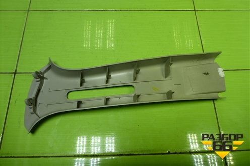 Обшивка стойки центральная верхняя правая (8200732344) для Nissan Terrano с 2014г (Терано)