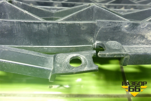 Решетка в передний бампер центральная (после 2022г) (8450041598) для VAZ Vesta/Веста с 2015г