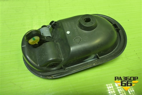 Ручка внутренняя двери задней правой (8200733847) для Nissan Terrano с 2014г (Терано)