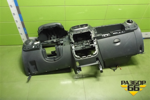 Торпедо под AIR BAG без AIR BAG (681002852R) для Nissan Terrano с 2014г (Терано)