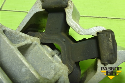 Опора двигателя правая для Nissan Terrano с 2014г (Терано)