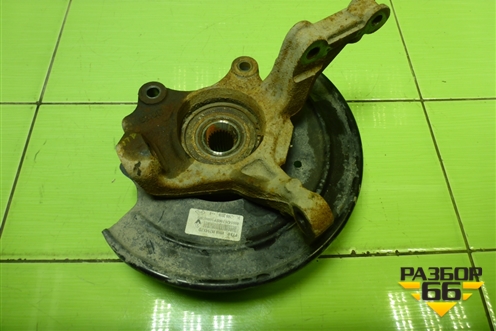 Кулак поворотный передний правый (400142674R) для Nissan Terrano с 2014г (Терано)