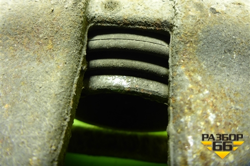 Суппорт передний левый для Nissan Terrano с 2014г (Терано)