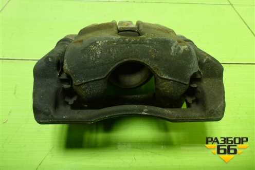 Суппорт передний правый для Nissan Terrano с 2014г (Терано)