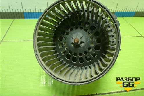 Моторчик отопителя (N109986D) для Nissan Terrano с 2014г (Терано)