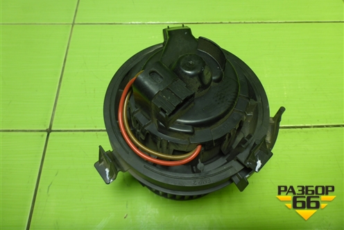 Моторчик отопителя (N109986D) для Nissan Terrano с 2014г (Терано)