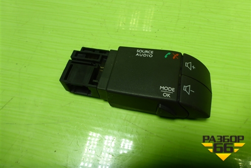 Модуль кнопок управления магнитолой подрулевой (255522448R) для Nissan Terrano с 2014г (Терано)