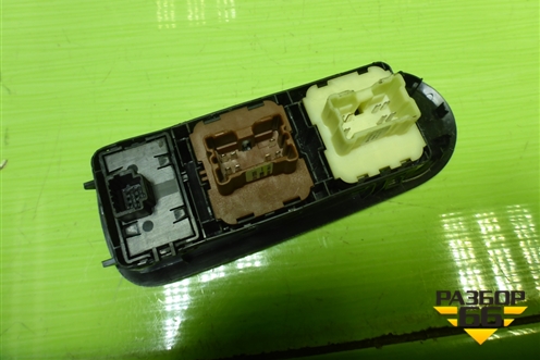 Модуль управления стеклоподъёмниками для Nissan Terrano с 2014г (Терано)