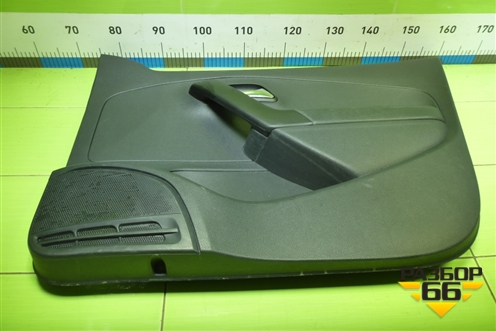 Обшивка двери передней правой под электрику (6RU867012) для Volkswagen Polo (седан) с 2010г (Поло)