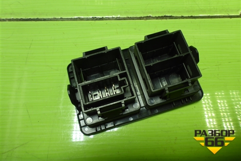 Кнопка системы помощи трогания в подъём (812W255037042) для Sitrak C7H (С7Н)