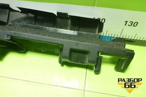 Дефлектор радиатора правый (1659325220) для Lexus RX 350 с 2022г (РХ)