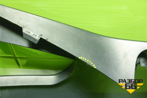 Накладка переднего бампера правая (под парктроник) (L8B217D749A) для Land Rover Defender с 2019г (Дефендер)