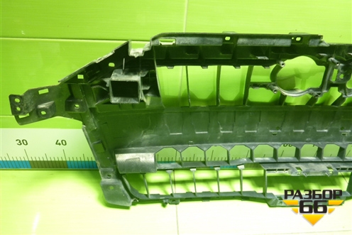 Кронштейн решетки радиатора (4N0807233E) для Audi A8 с 2017г (А8)