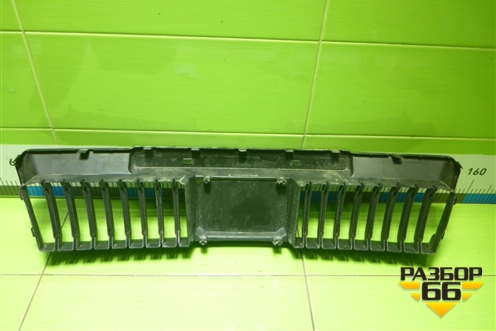 Решетка в передний бампер центральная (7105007CRV0000) для GAC GS3 с 2024-2025г (ГС3)