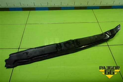 Пыльник переднего крыла правого (6RU821112) для Volkswagen Polo (седан) с 2010г (Поло)