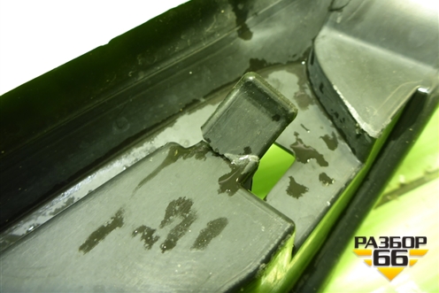 Пыльник переднего крыла левого (6RU821111) для Volkswagen Polo (седан) с 2010г (Поло)