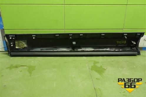 Накладка двери передней правой (DK6221064AD) для Land Rover Range Rover Sport с 2013-2022г (Спорт)