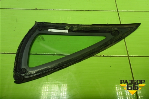 Стекло глухое правое для Volkswagen Polo (седан) с 2010г (Поло)