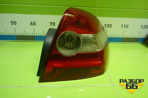 Фонарь задний правый (8200142681) для Renault Megane 2 с 2002-2009г (Меган)