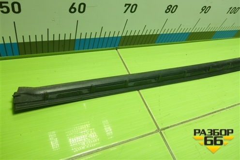 Молдинг лобового стекла правый (51317463528) для BMW X5 G05 с 2018г (Х5 Г05)