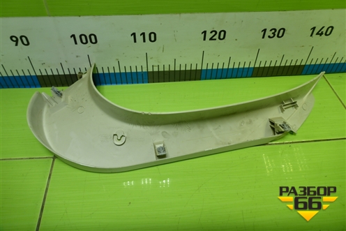 Обшивка двери багажника (левая) (BM51A42907AEW) для Ford Focus 3 с 2011г (Фокус)