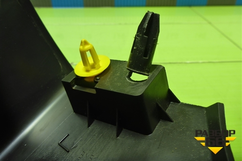 Накладка порога внутренняя переднего правого (передняя часть) (BM51A02348AEW) для Ford Focus 3 с 2011г (Фокус)