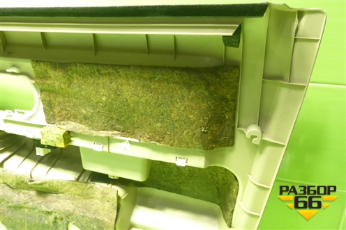 Обшивка двери передней левой под электрику (809013U000) для Nissan Cube с 2002-2008г