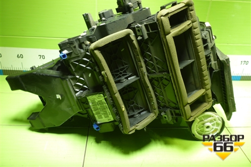 Корпус отопителя (BV6N19B555NH) для Ford Focus 3 с 2011г (Фокус)