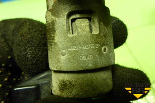 Клапан электромагнитный изменения фаз ГРМ  (1.6л PNDA впуск) (4M5G6L713BE) для Ford Focus 3 с 2011г (Фокус)