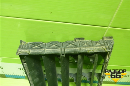 Воздуховод радиатора (9Y0122356D) для Porsche Cayenne с 2017г (Каен)