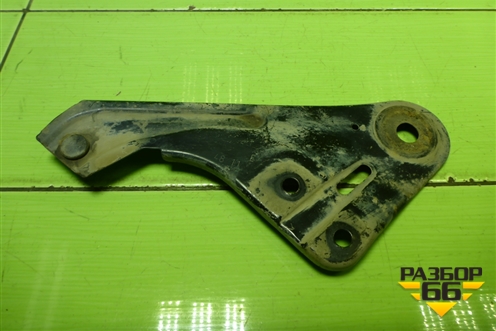 Кронштейн подрамника правый (AV61101A80AE) для Ford Focus 3 с 2011г (Фокус)