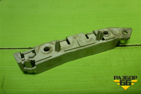 Кронштейн переднего бампера правый (BM5117D958A) для Ford Focus 3 с 2011г (Фокус)