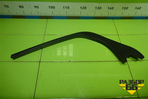 Накладка двери задней правой (на рамку хетчбэк) (BM51A254K06ACW) для Ford Focus 3 с 2011г (Фокус)