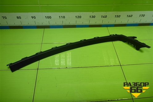 Накладка двери передней правой (на рамку) (BM51A20296) для Ford Focus 3 с 2011г (Фокус)