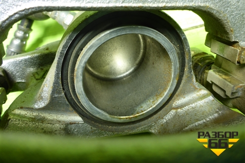 Суппорт передний левый (410109513R) для Dacia Sandero с 2020-2022г (Сандеро)