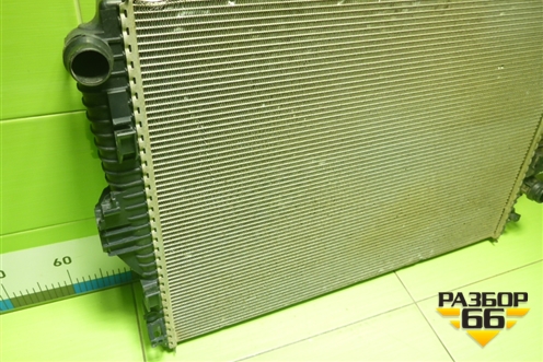 Радиатор охлаждения (7P0121253A) для Volkswagen Touareg с 2010-2018г (Туарег)