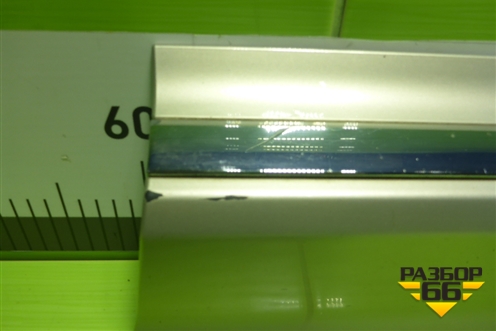 Накладка двери передней правой (32208739) для Volvo XC60 с 2017-2025г (ХС60)